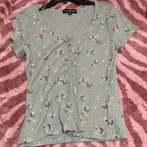 Size medium crop top